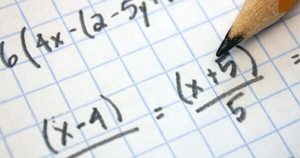 توزيع الرياضيات بالفصول الثلاثة الصف الثاني المتوسط مدارس التحفيظ 1443 هـ - 2022 م